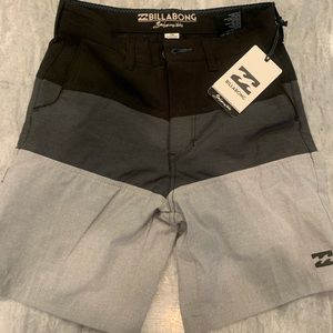 New Billabong Kids Submersible Boardshorts Size24